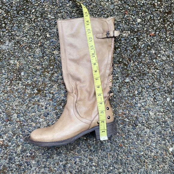 Brown leather boots - Picture 8 of 11